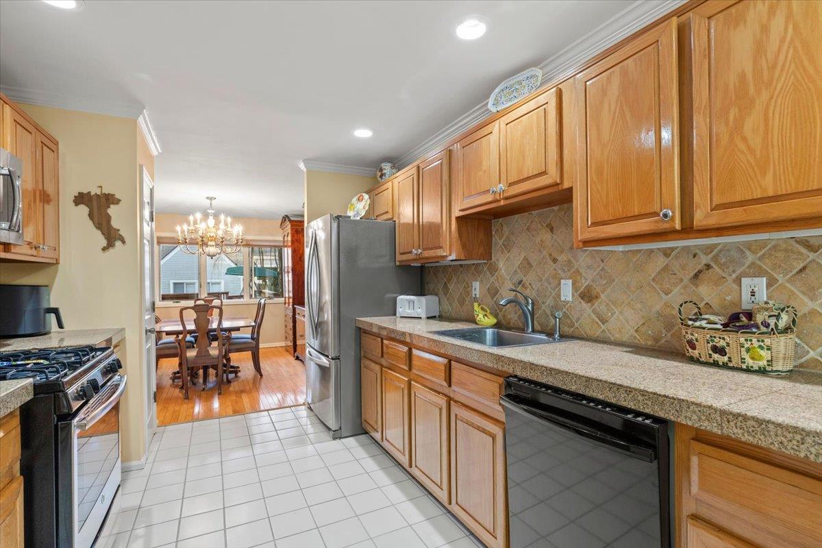144 Winchester Drive, Yonkers, New York image 13