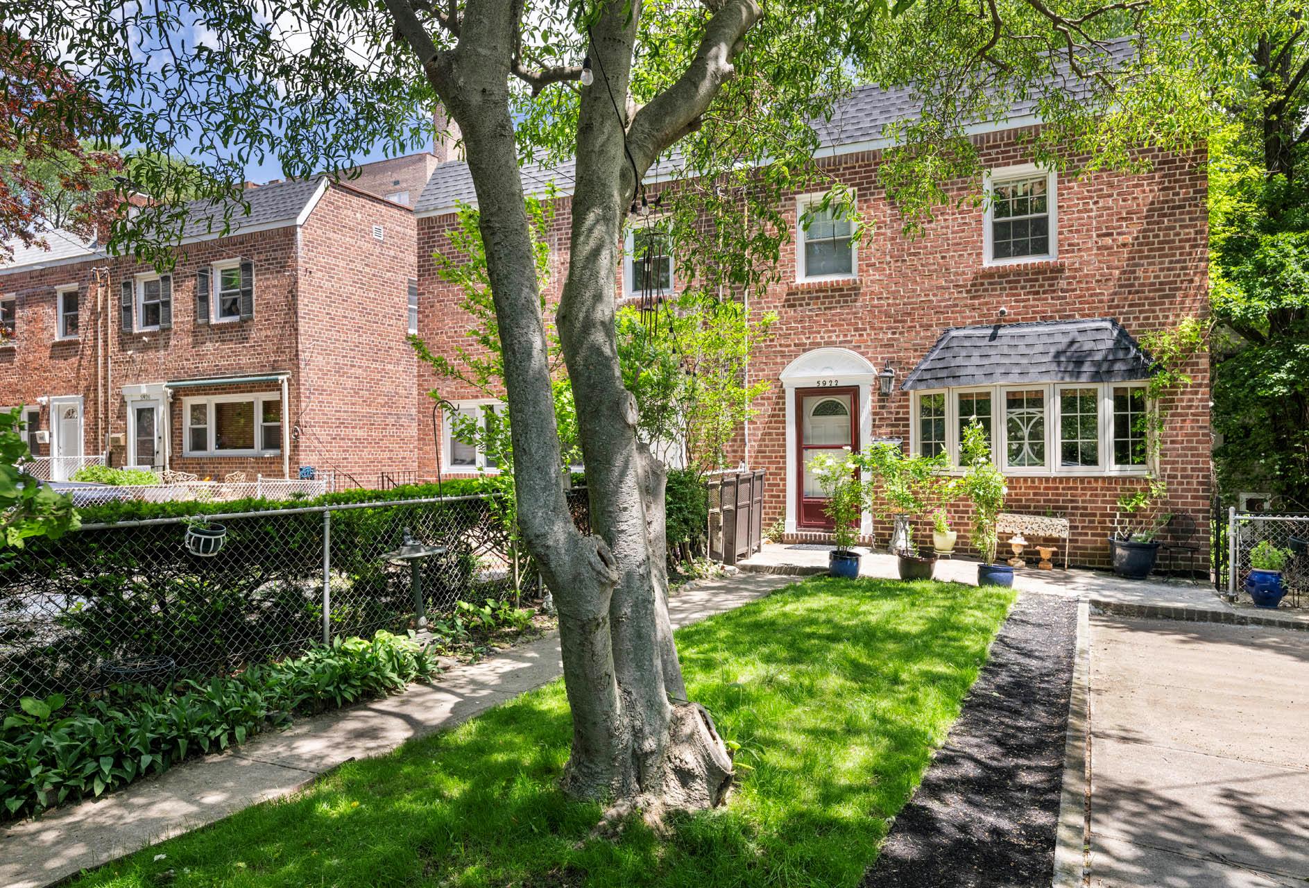 Property for Sale at Post Road, Bronx, New York - Bedrooms: 3 
Bathrooms: 3 
Rooms: 7  - $955,000