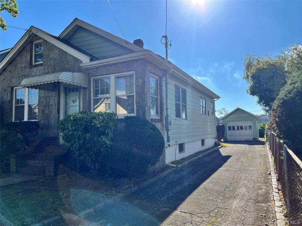 Photo of 40 Lafayette Avenue, Westbury, NY 11590 (MLS # 927482)