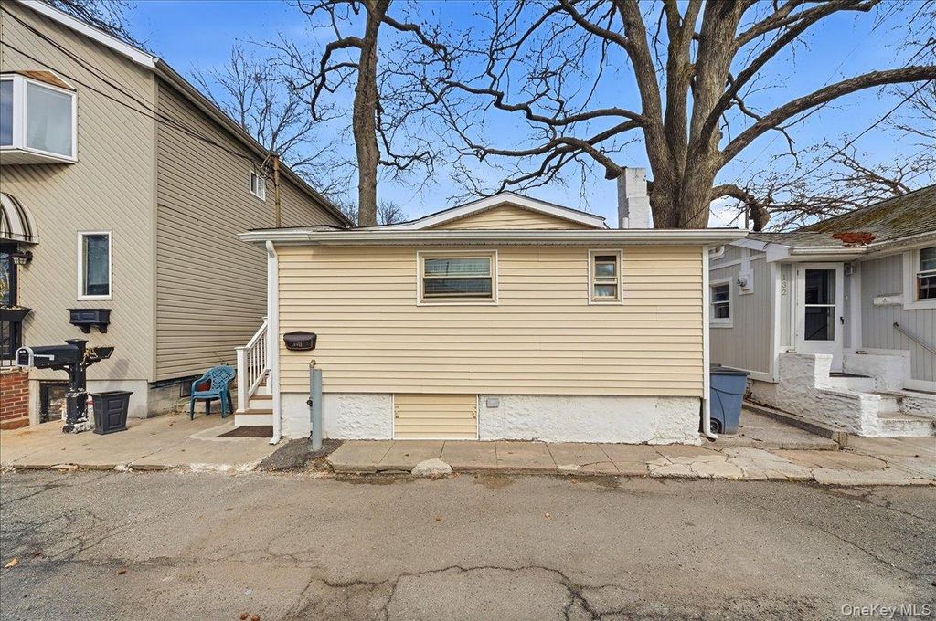 Photo of 133B Edgewater Park #133B, Bronx, NY 10465 (MLS # 962330)