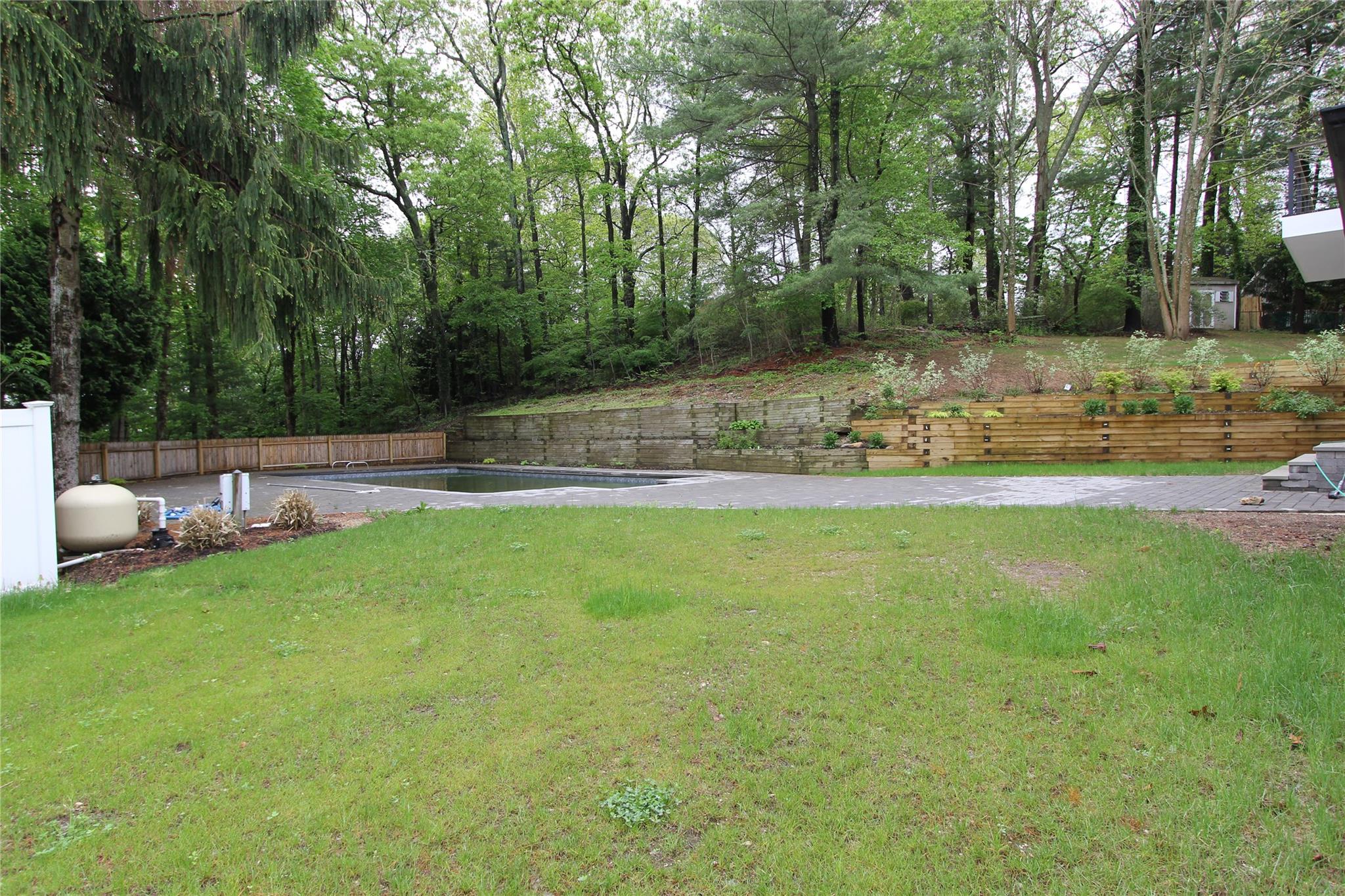 480 Vanderbilt Parkway, Dix Hills, New York image 27
