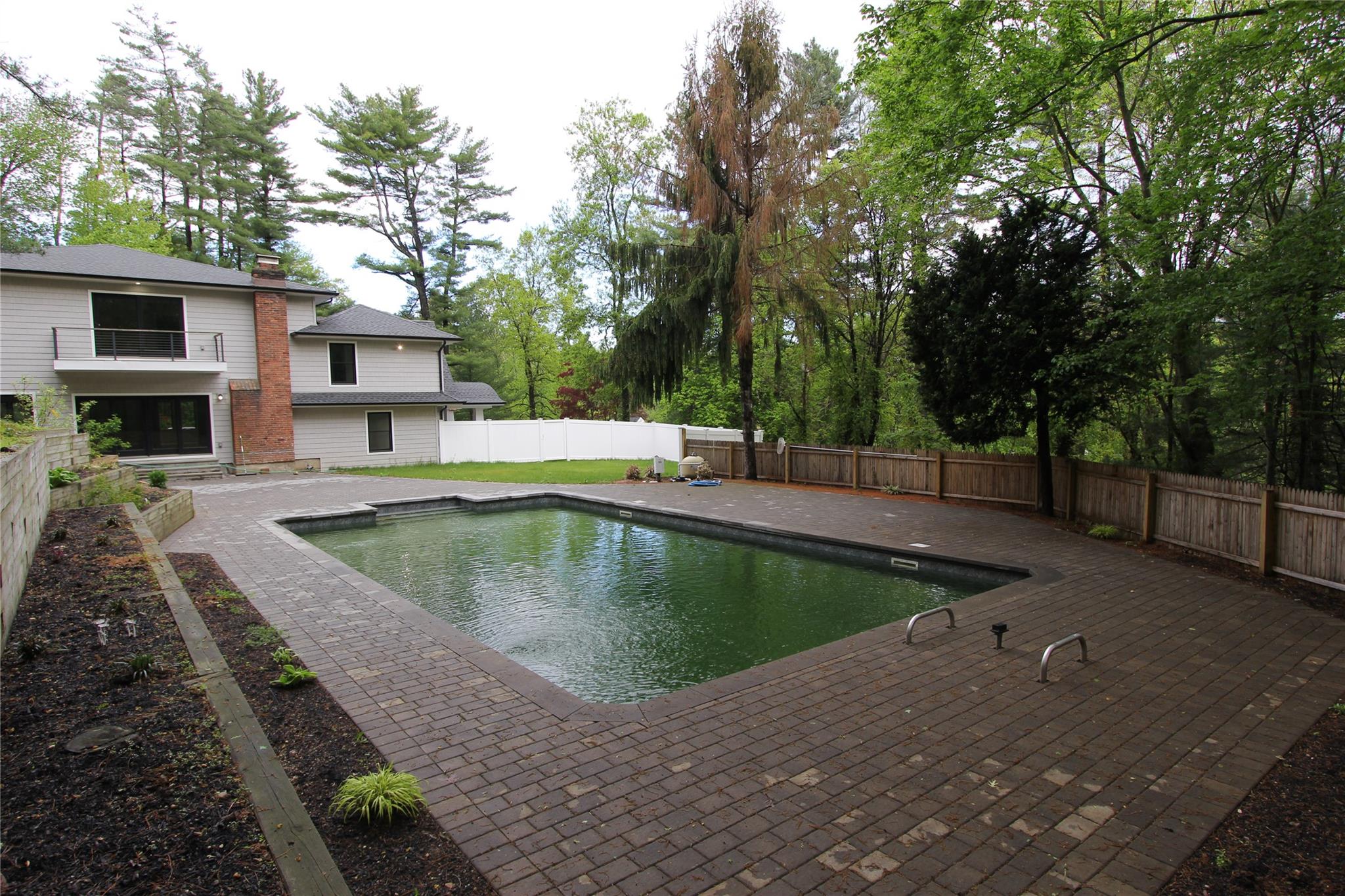 480 Vanderbilt Parkway, Dix Hills, New York image 28