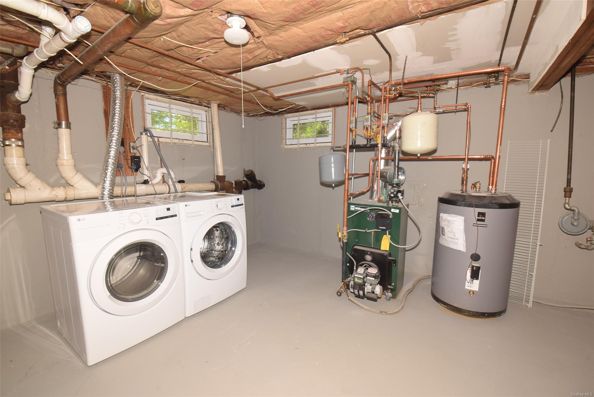 28 Karen Street, West Babylon, New York image 23