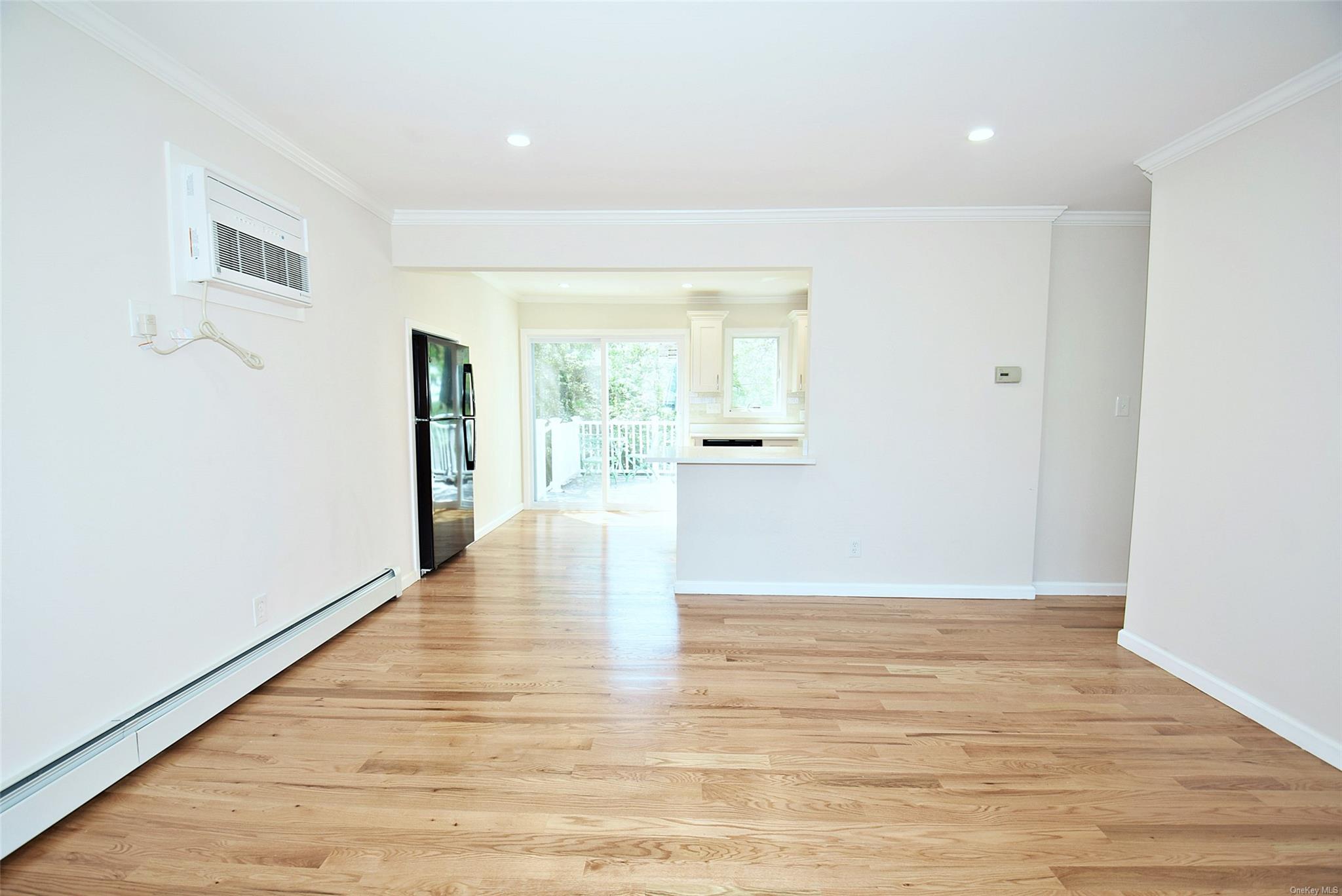 28 Karen Street, West Babylon, New York image 5