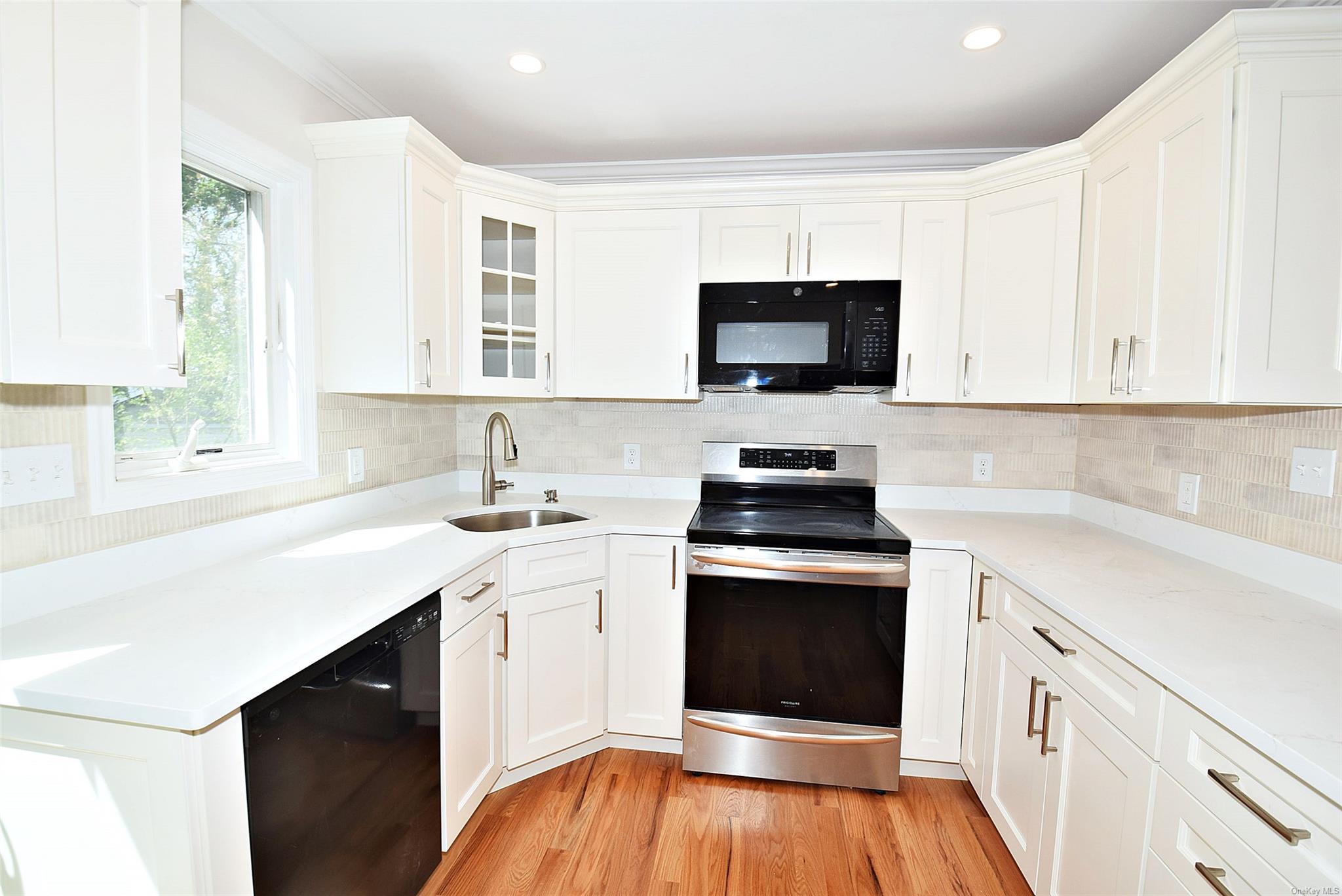 28 Karen Street, West Babylon, New York image 8