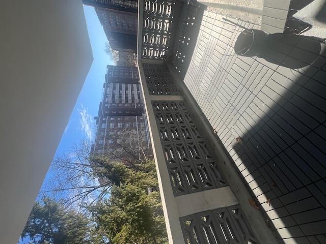 Property for Sale at 151st Avenue 3F, Howard Beach, Queens, NY - Bedrooms: 2 
Bathrooms: 2 
Rooms: 5  - $350,000
