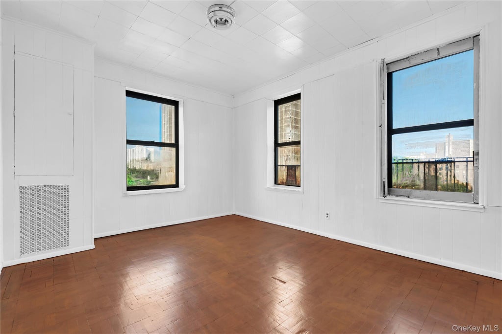 Photo of 825 Walton Avenue #5F, Bronx, NY 10451 (MLS # 1011304)