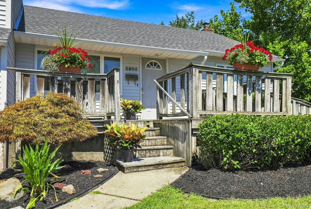 Photo of 3905 Clove Court, Seaford, NY 11783 (MLS # 1046253)