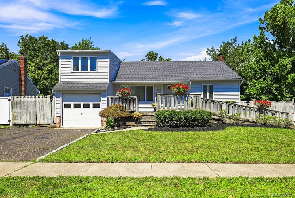 Photo of 3905 Clove Court, Seaford, NY 11783 (MLS # 1046253)