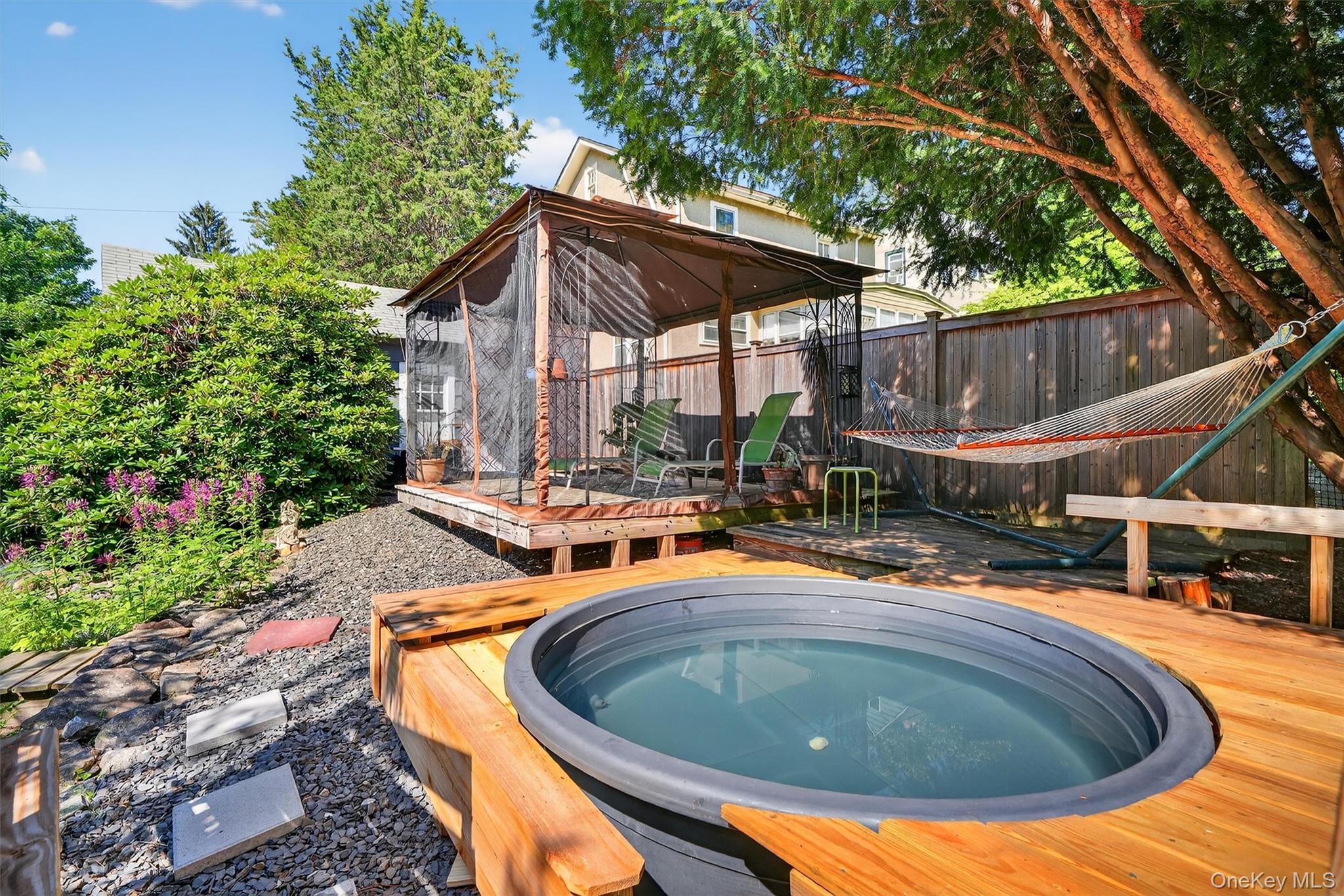 Peekskill, New York 10566, United States, 2 Bedrooms Bedrooms, ,1 BathroomBathrooms,Residential,Pending,204985