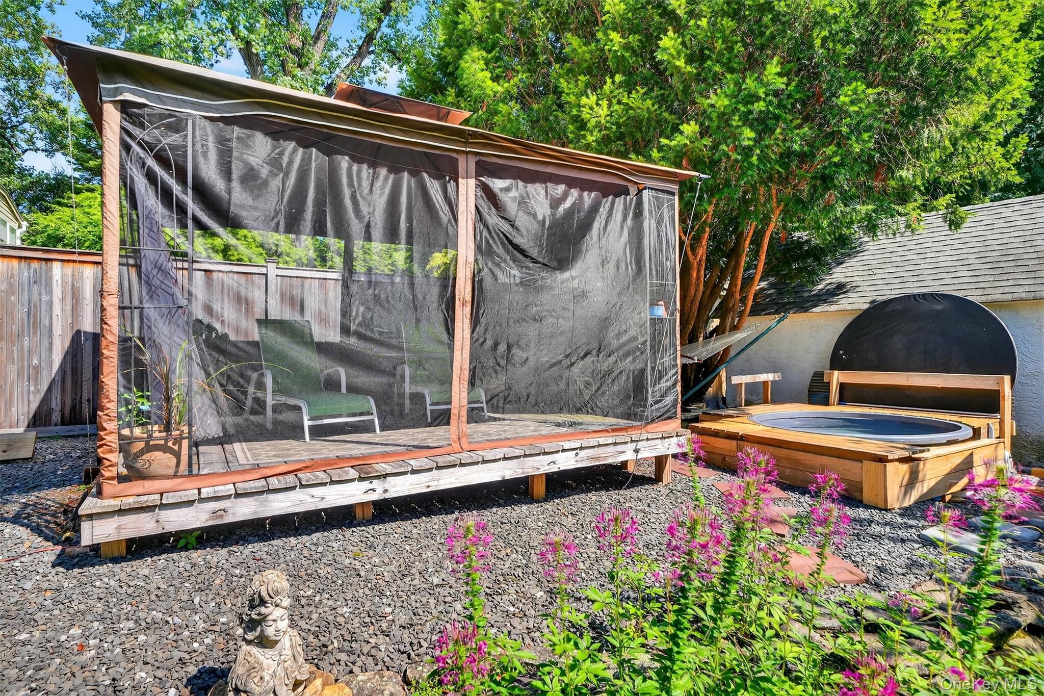 Peekskill, New York 10566, United States, 2 Bedrooms Bedrooms, ,1 BathroomBathrooms,Residential,Pending,204985