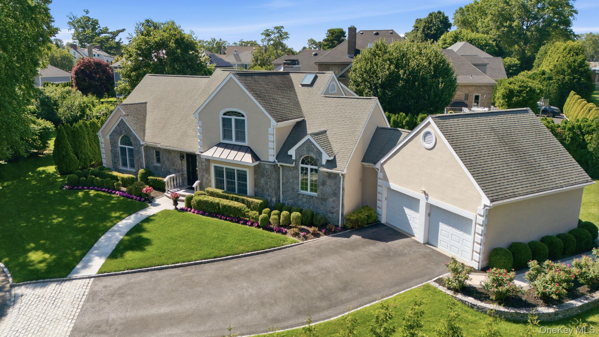 15 Ellis Drive 13