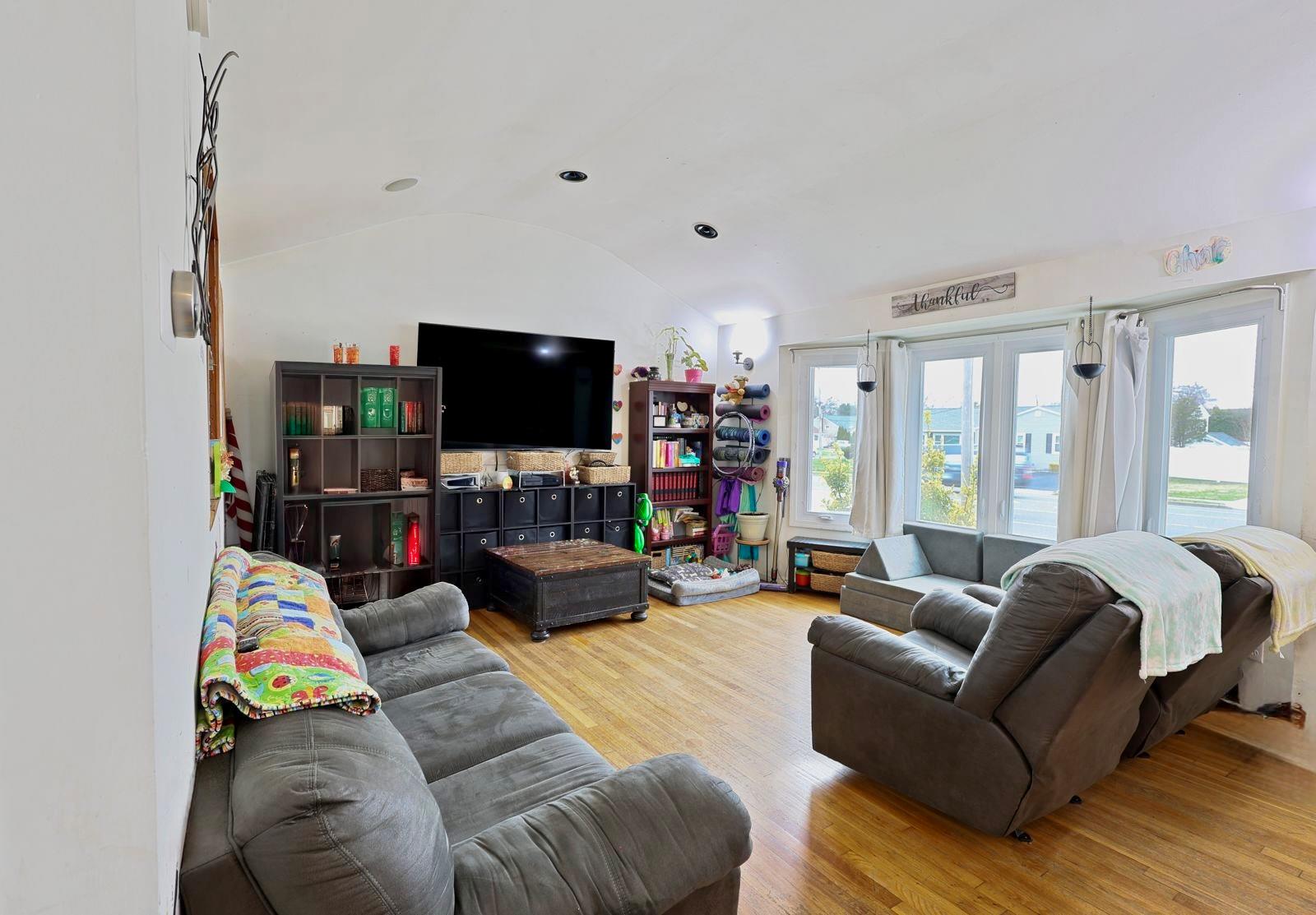 268 Grand Boulevard, Deer Park, New York image 13