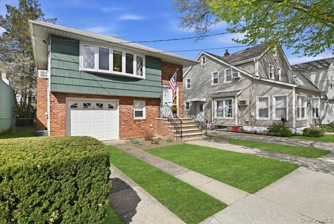 Photo of 6 Brokaw Avenue, Floral Park, NY 11001 (MLS # 985263)