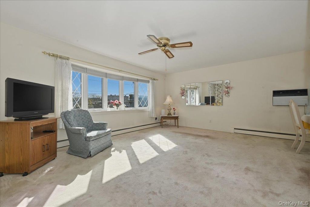 Photo of 6 Brokaw Avenue, Floral Park, NY 11001 (MLS # 985263)