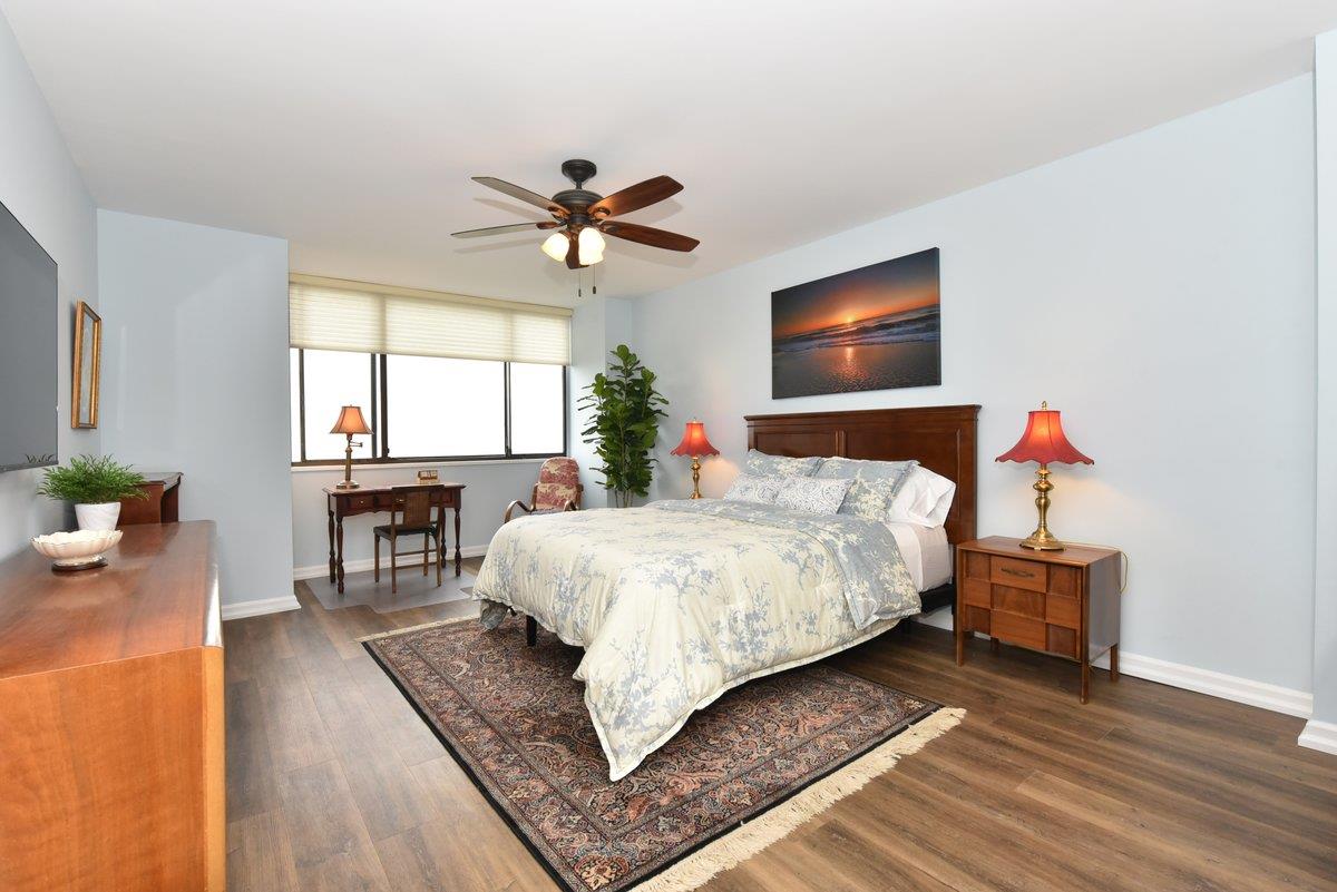 269-10 Grand Central Parkway #11G, Floral Park, New York image 15