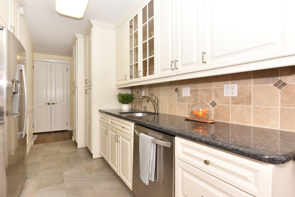 269-10 Grand Central Parkway #11G, Floral Park, New York image 13