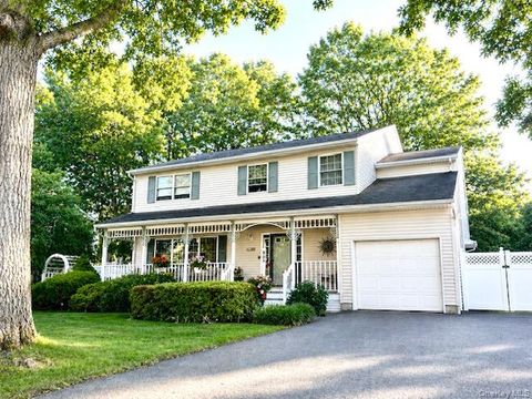 Homes For Sale - 1288 Boston Avenue<br/> Suffolk County, Bay Shore, NY 11706