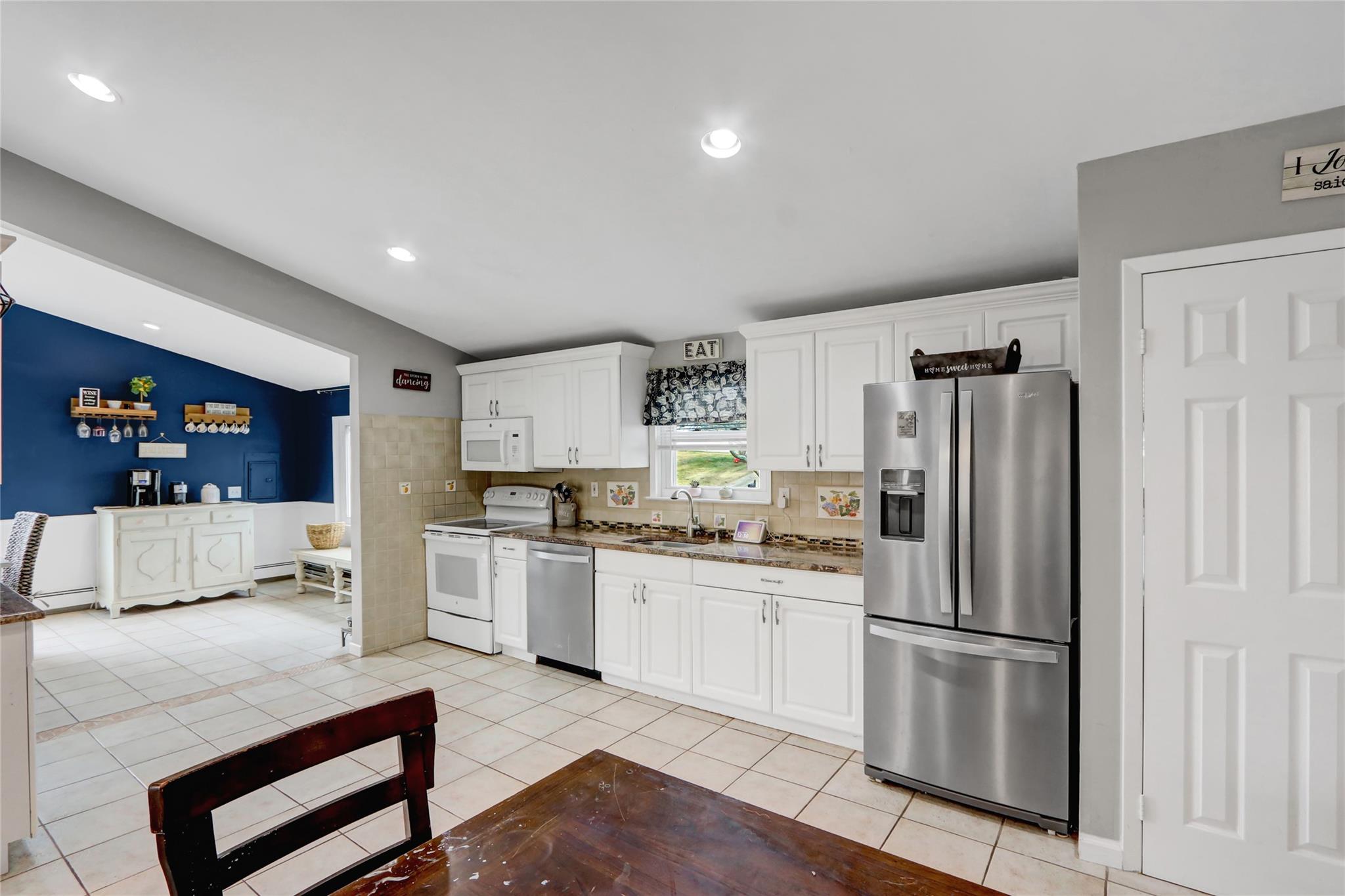 183 11th Avenue, Holtsville, New York image 13