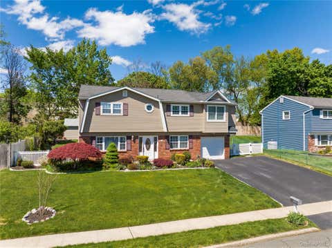 Homes For Sale - 18 Valley Drive<br/> Rockland County, Nanuet, NY 10954