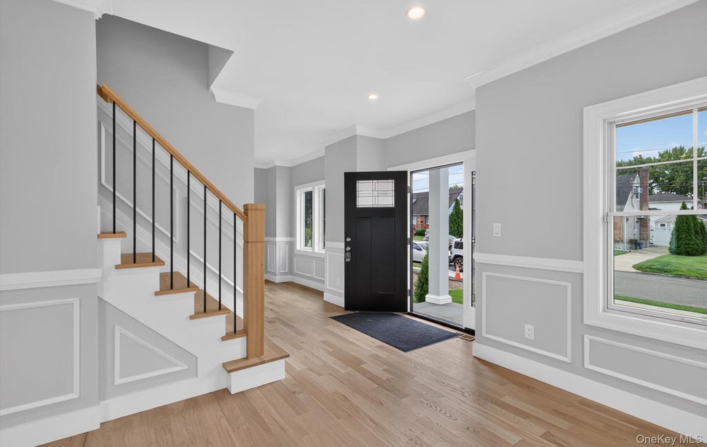 Photo of 170 San Juan Avenue, Albertson, NY 11507 (MLS # 1063436)