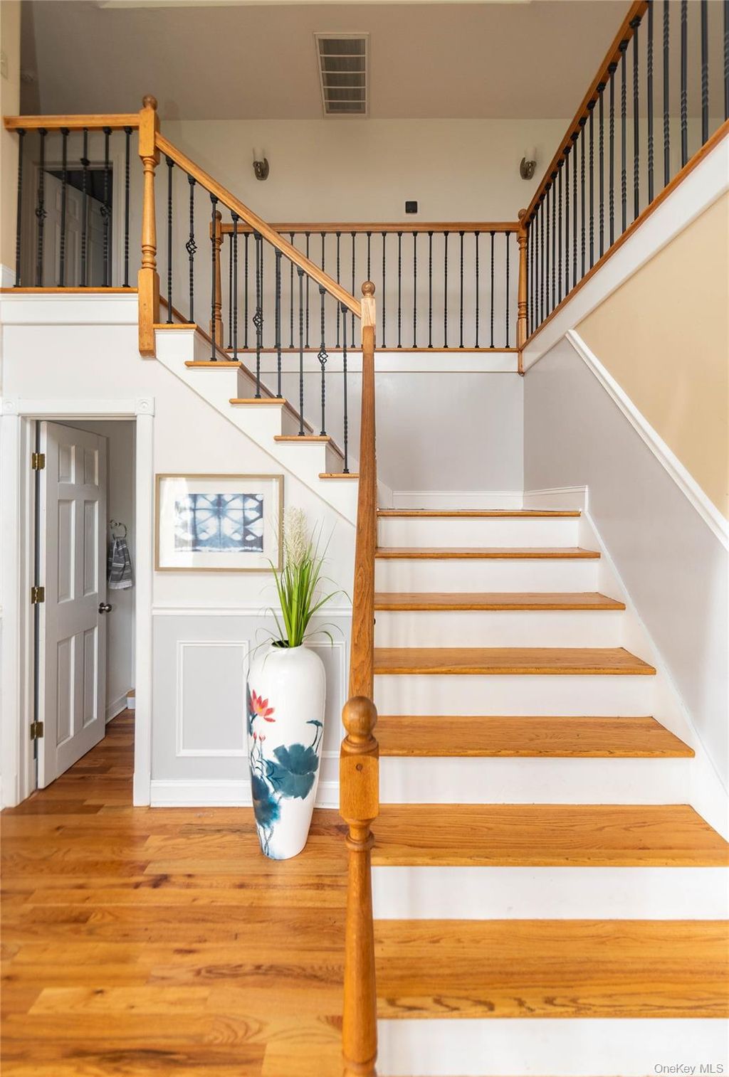 Photo of 107 Dunthorne Drive, Bloomingburg, NY 12721 (MLS # 986819)