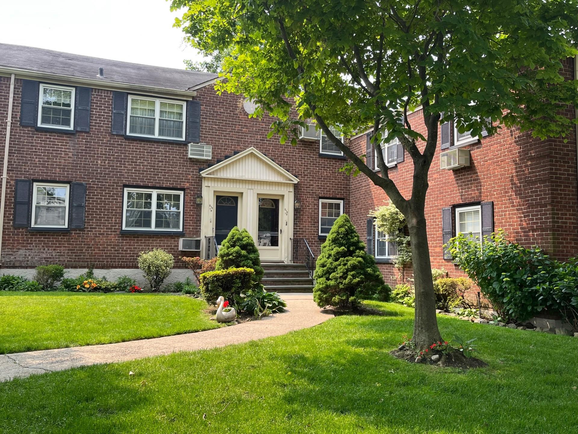 Property for Sale at 69th Avenue Lower, Oakland Gardens, Queens, NY - Bedrooms: 1 
Bathrooms: 1 
Rooms: 4  - $260,000