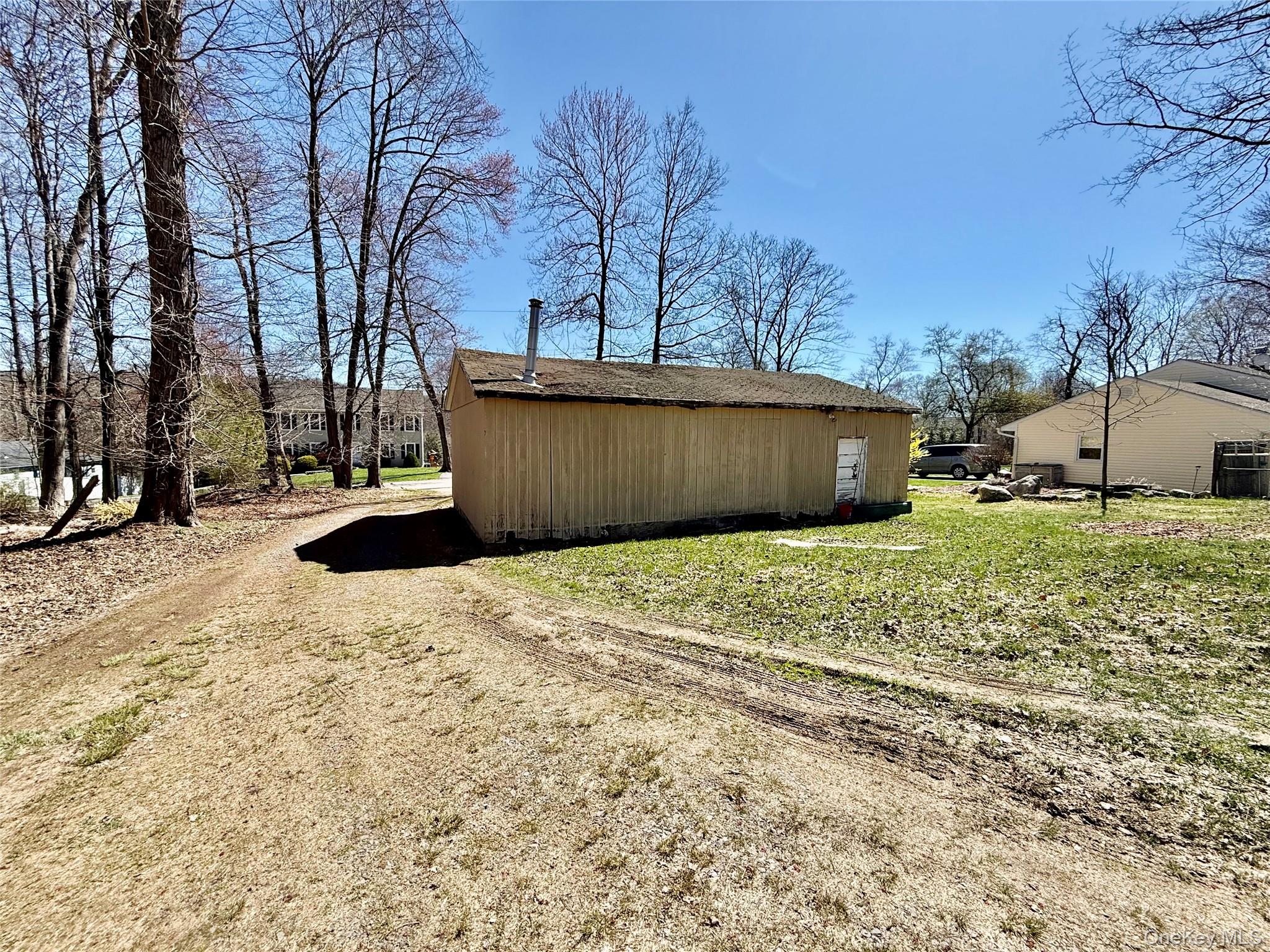 2882 Lexington Avenue