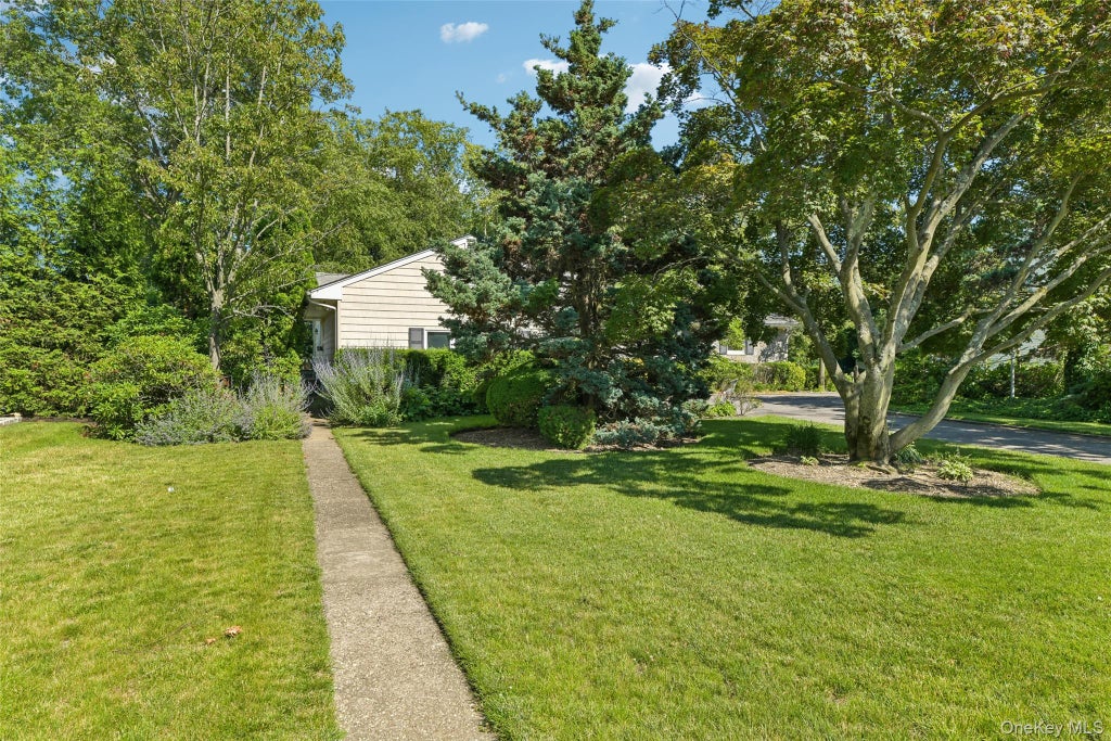 Photo of 171 Rockaway Avenue, Garden City, NY 11530 (MLS # 1025481)