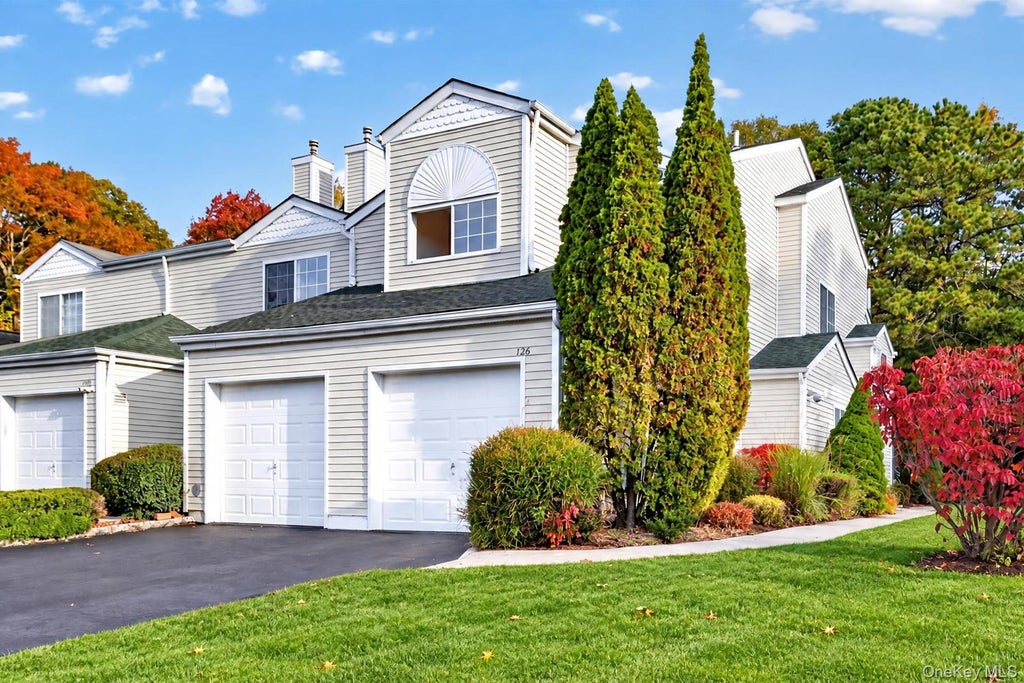 Photo of 126 Farm House Court, Manorville, NY 11949 (MLS # 1068950)