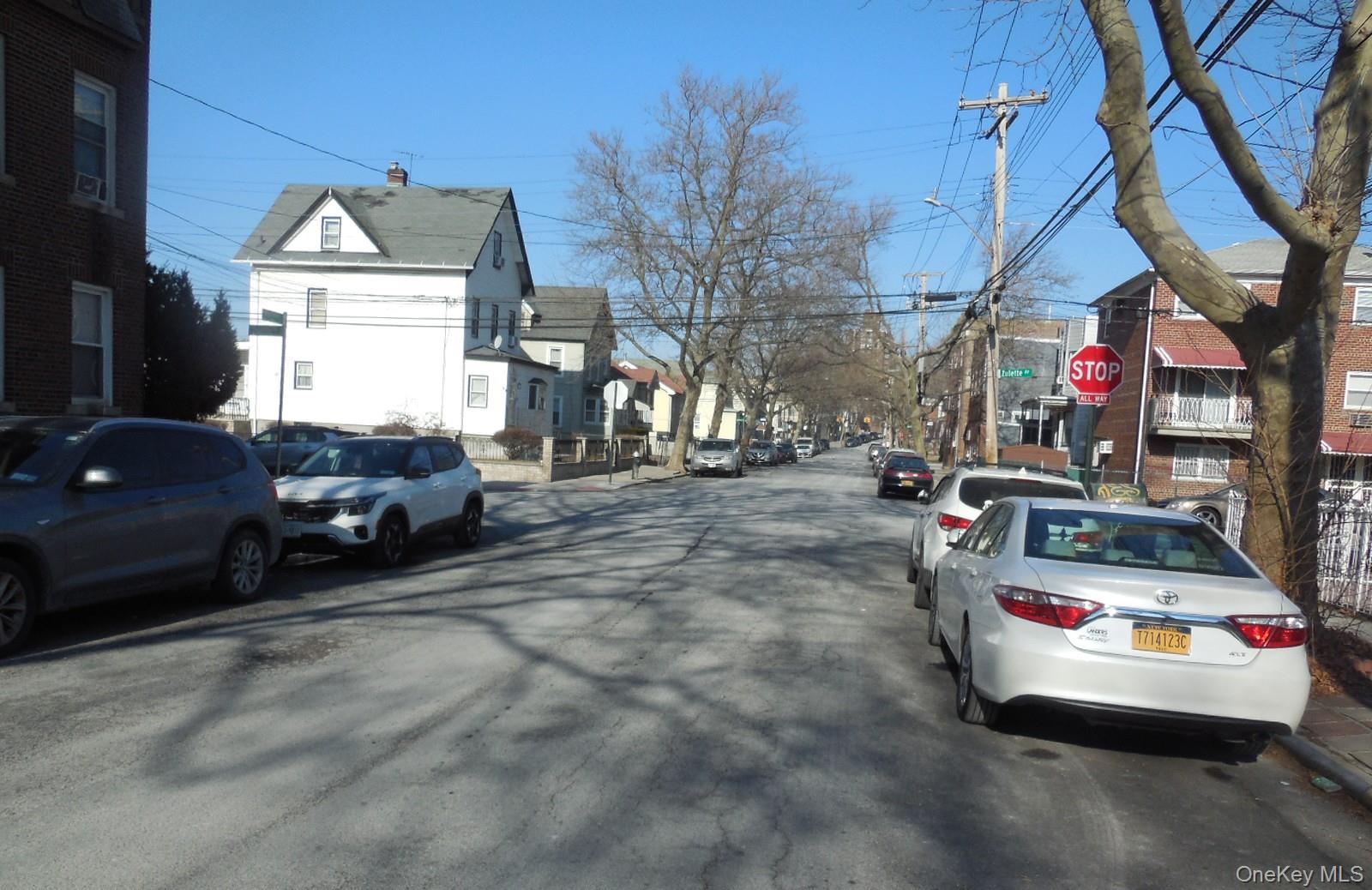 1539 Mayflower Avenue