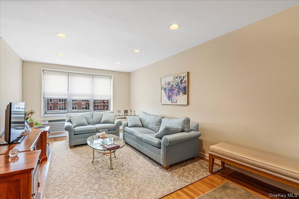 Photo of 23-45 Bell Boulevard #2D, Bayside, NY 11360 (MLS # 952844)