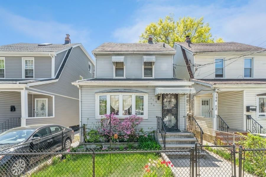 112th Avenue, Saint Albans, Queens, NY - 3 Bedrooms  
2 Bathrooms - 