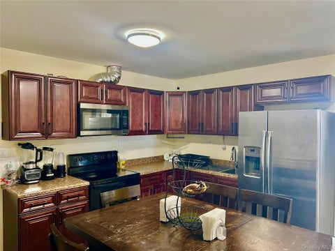 Apartment For Rent - 108 North Street #302<br/> Middletown, NY 10940