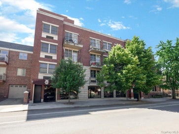 2519 35th Street 4C Astoria NY 11103