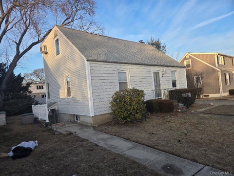 Homes For Sale - 12 Carson Street<br/> Bethpage, NY 11714
