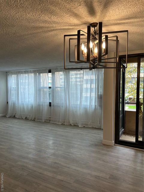 Photo of 7-25 166 St St #2B, Beechhurst, NY 11357 (MLS # 928170) Photo of 7-25 166 St St #2B, Beechhurst, NY 11357 (MLS # 928170)