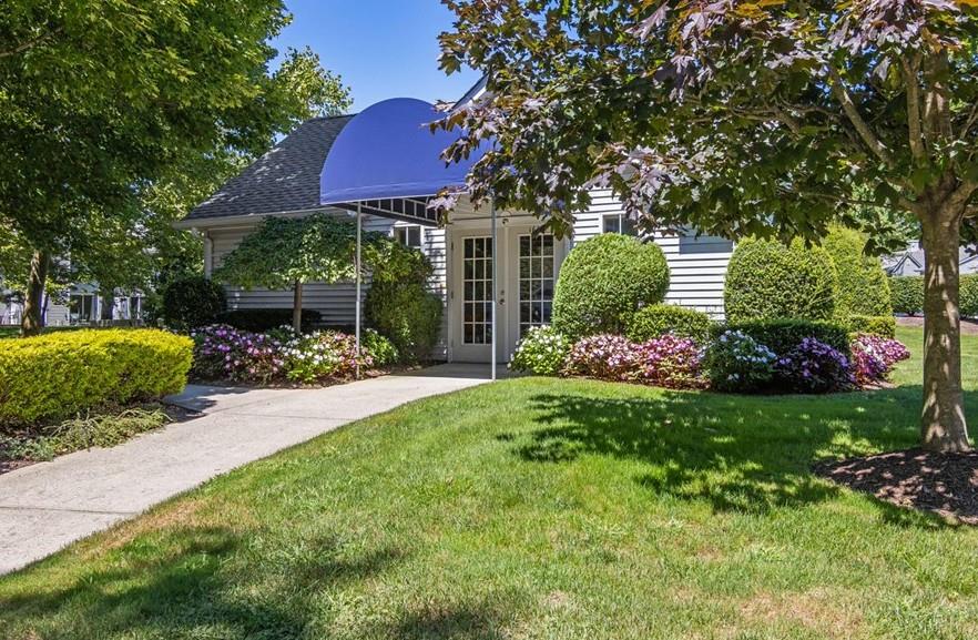 306 Sara Circle, Port Jefferson Station, New York image 3