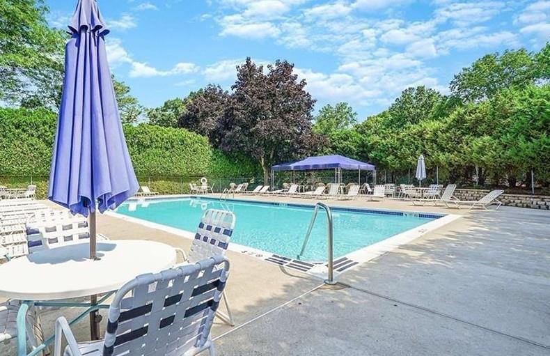 306 Sara Circle, Port Jefferson Station, New York image 5
