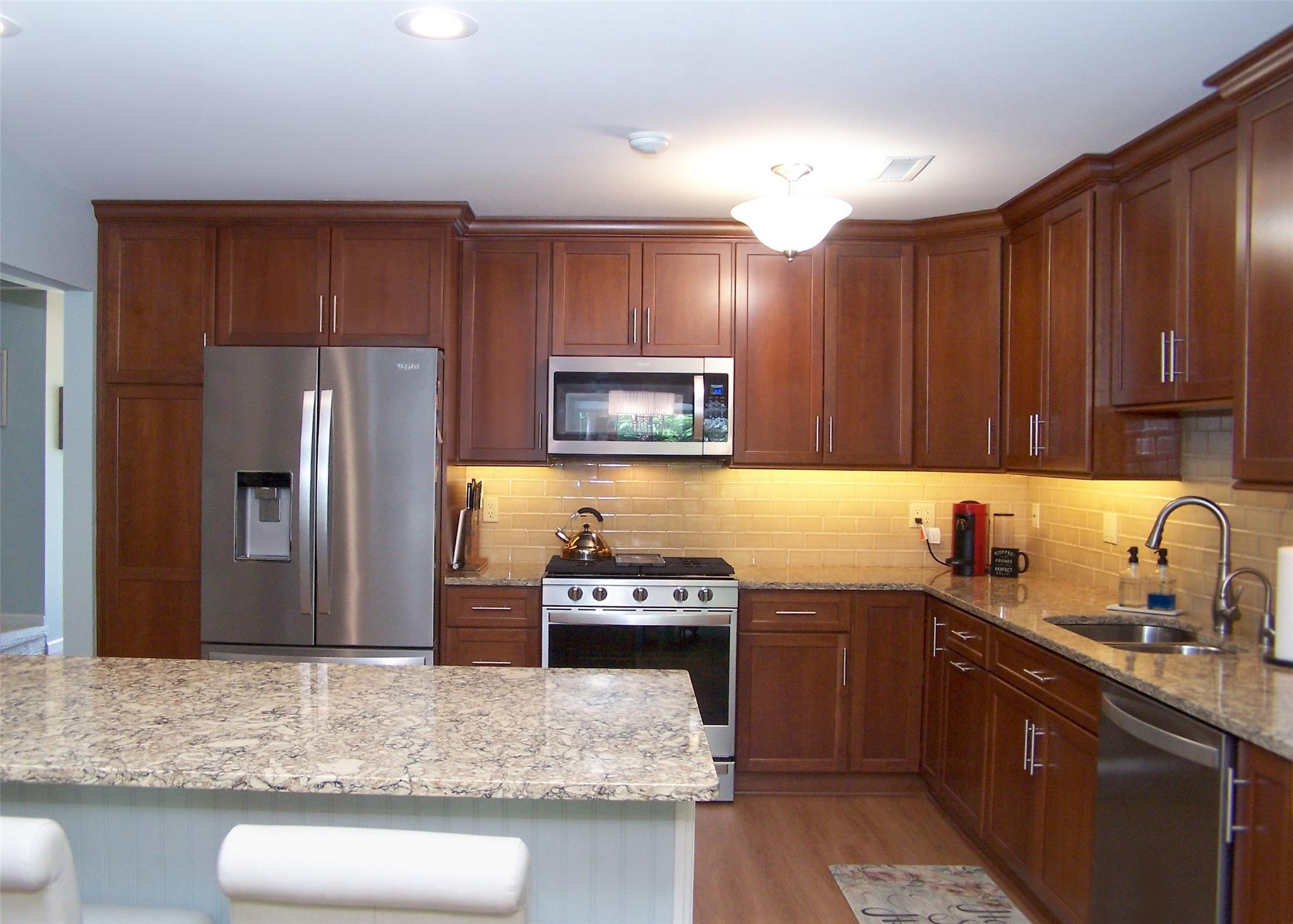 306 Sara Circle, Port Jefferson Station, New York image 17