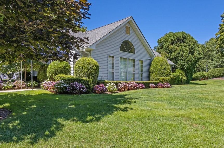 306 Sara Circle, Port Jefferson Station, New York image 4