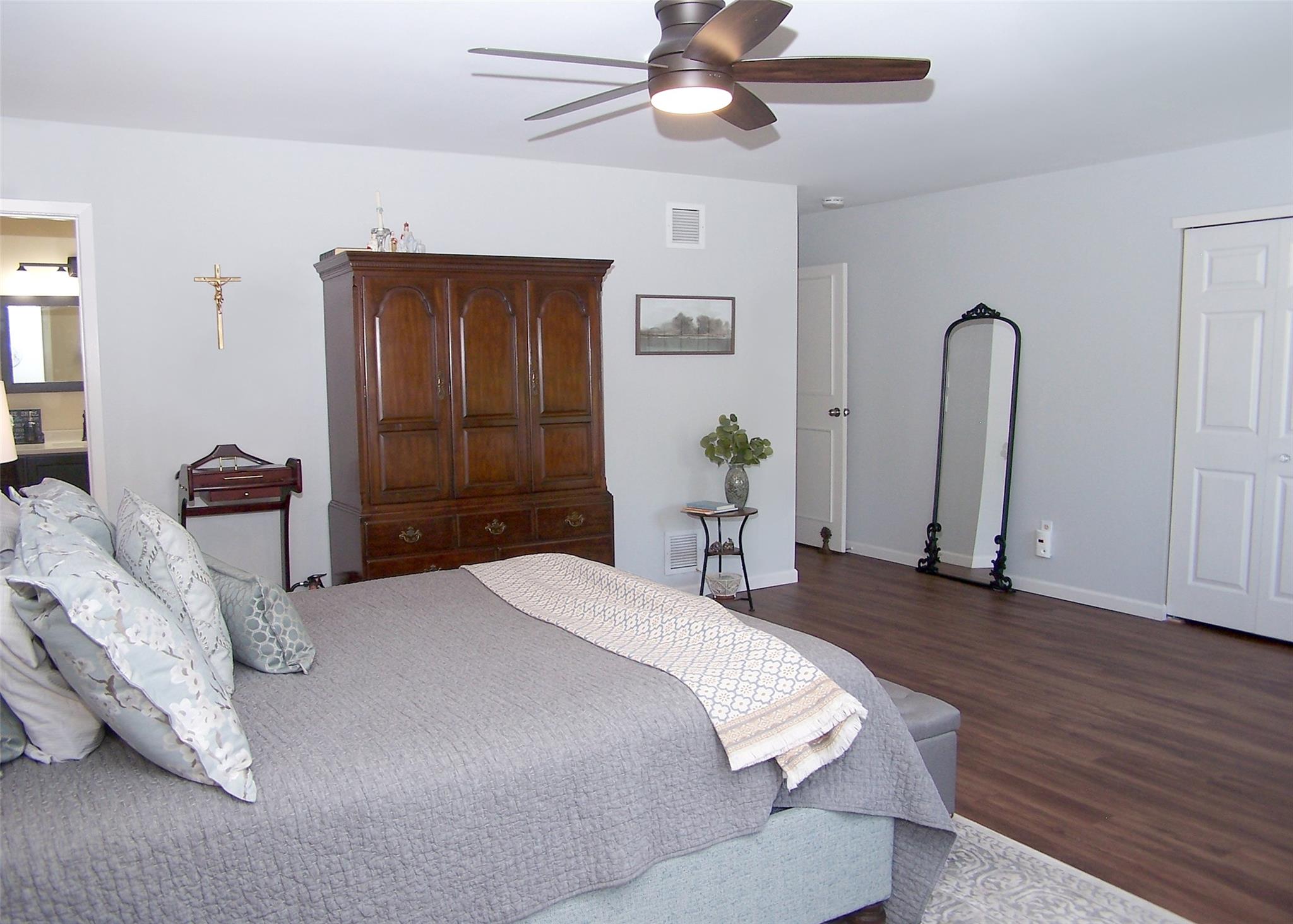 306 Sara Circle, Port Jefferson Station, New York image 19