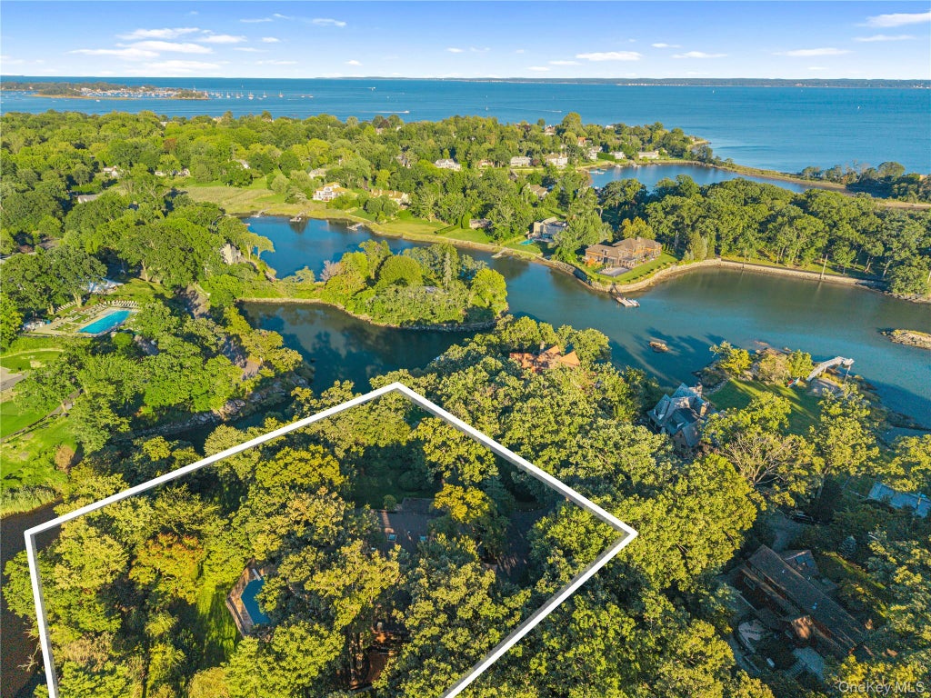 Photo of 11 Oak Lane, Larchmont, NY 10538 (MLS # 1012510)