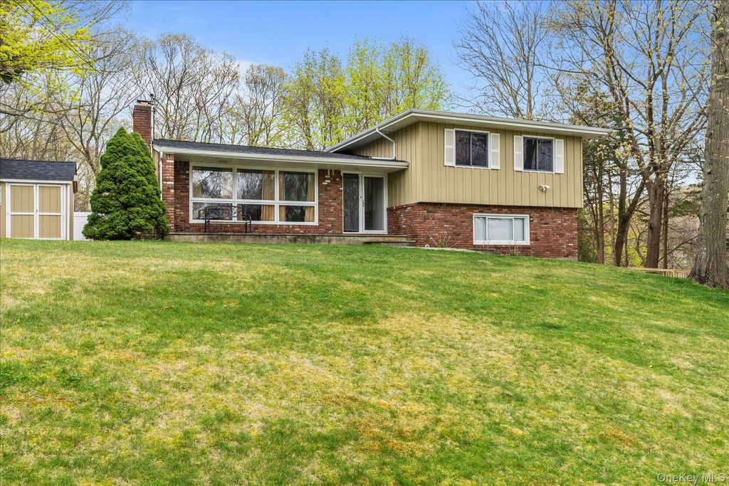 Photo of 6 George Court, Miller Place, NY 11764 (MLS # 927171)