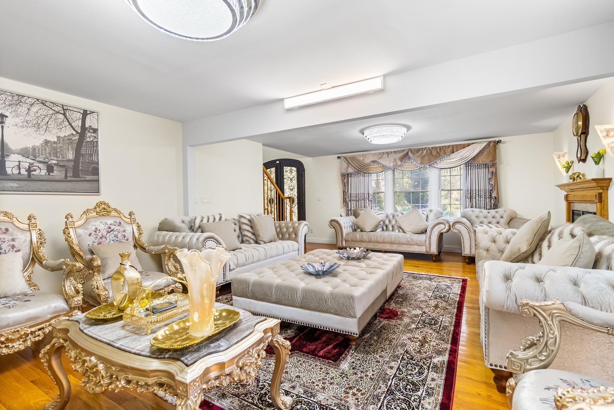 489 Roslyn Road