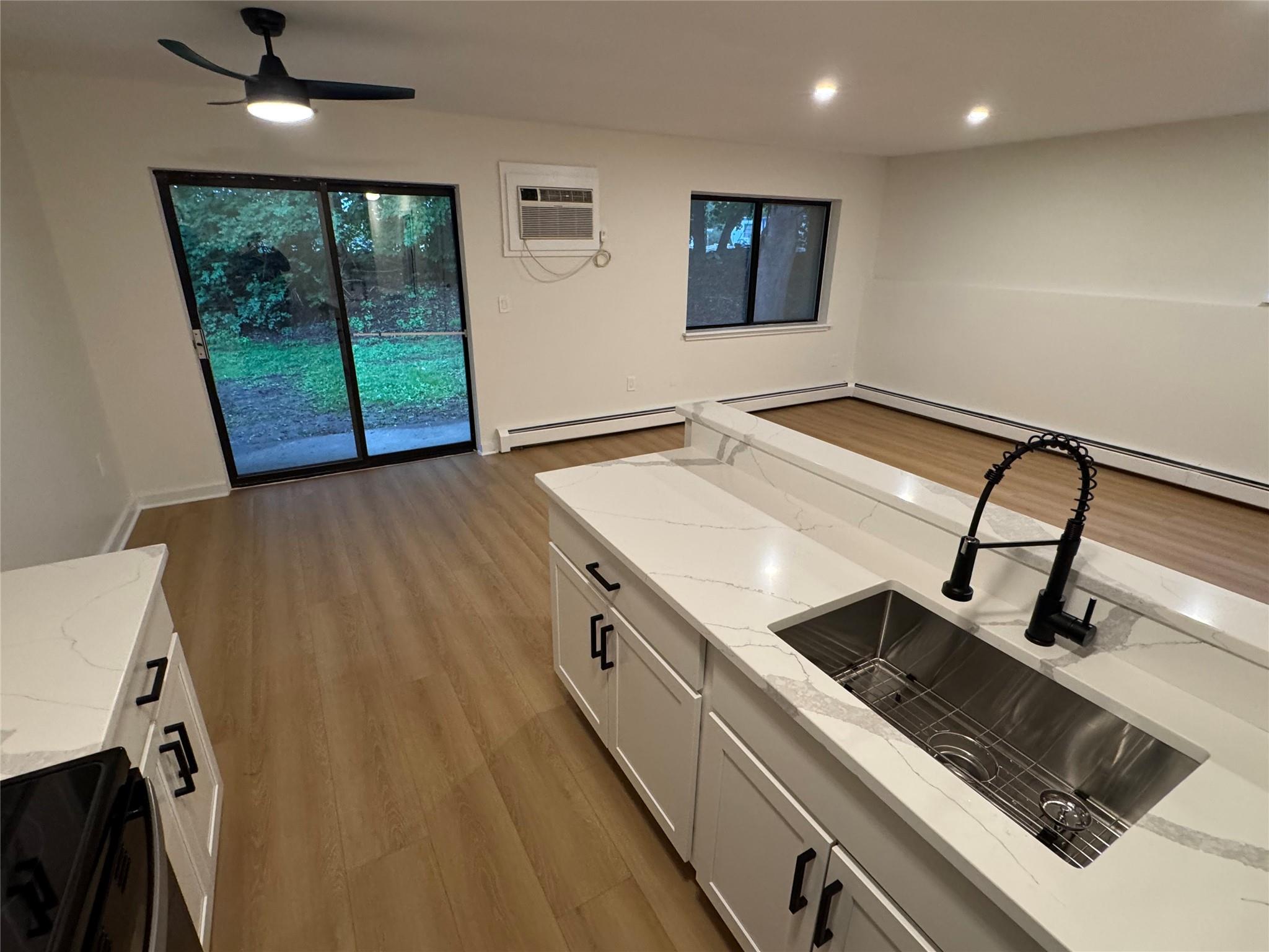 Rental Property at Crum Elbow Road 8C, Hyde Park, New York - Bedrooms: 2 
Bathrooms: 1 
Rooms: 5  - $2,100 MO.
