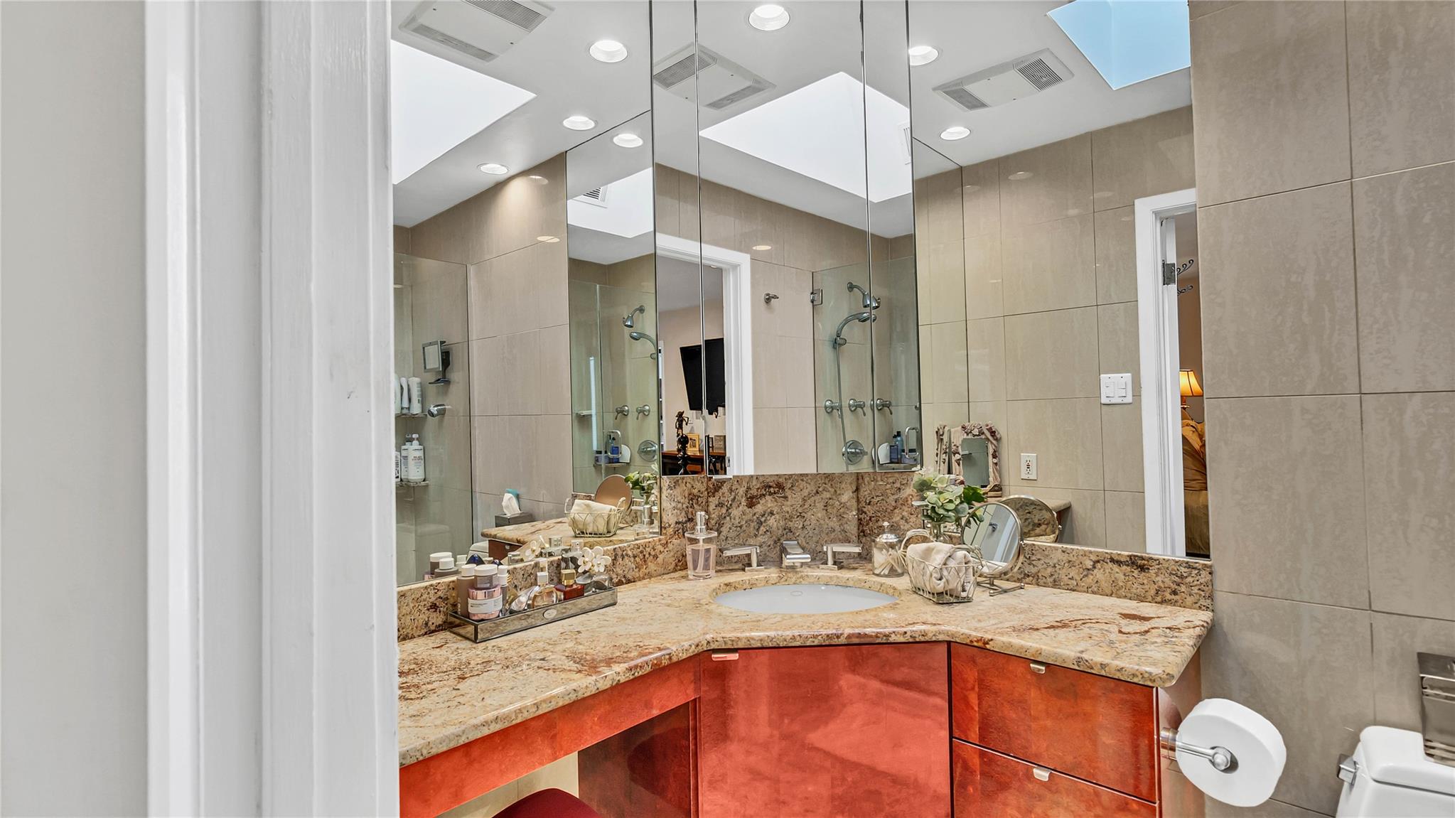 2744 Ellen Road, Bellmore, New York image 27