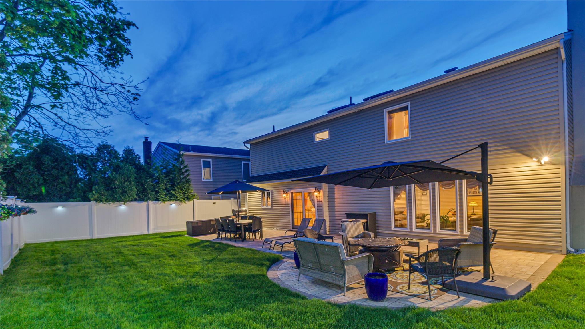 2744 Ellen Road, Bellmore, New York image 2