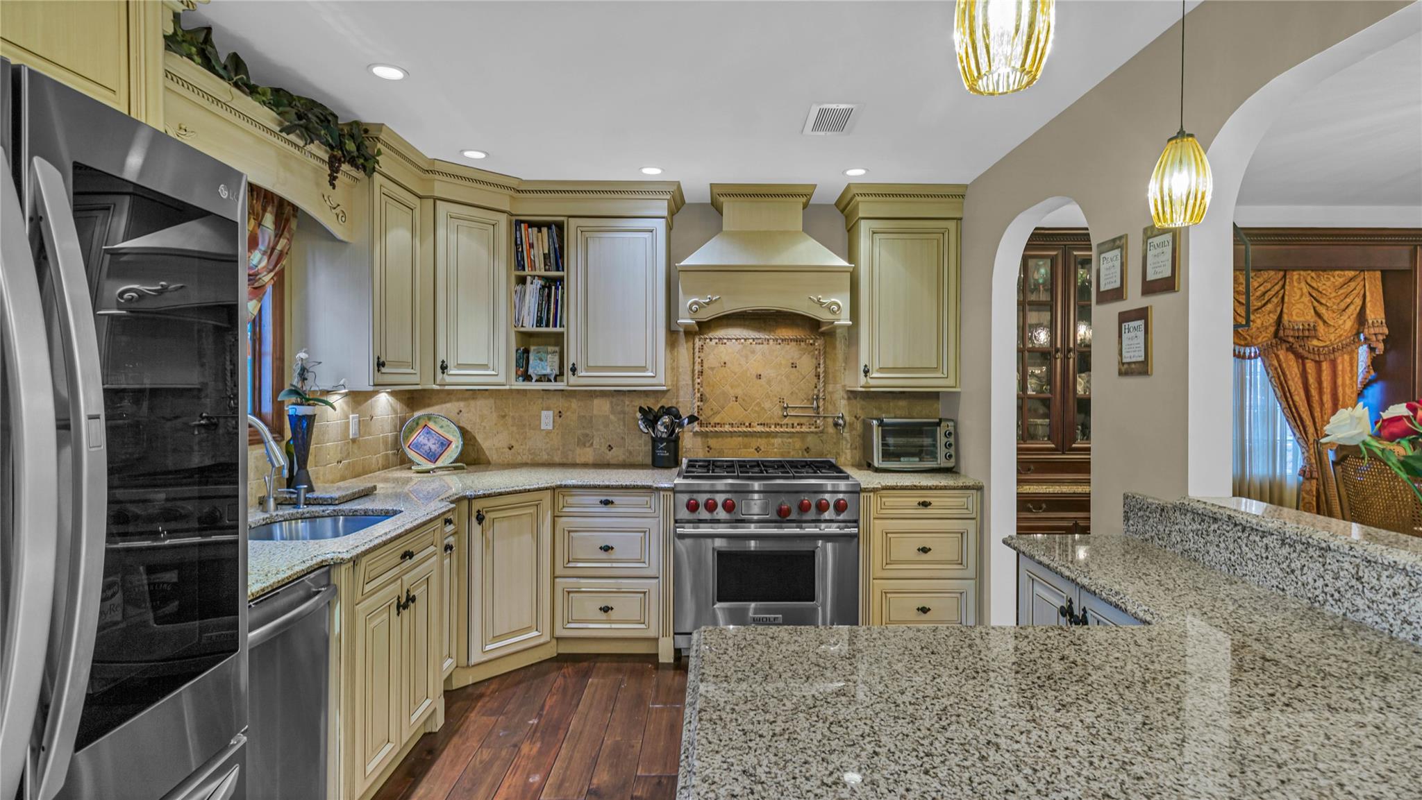 2744 Ellen Road, Bellmore, New York image 8