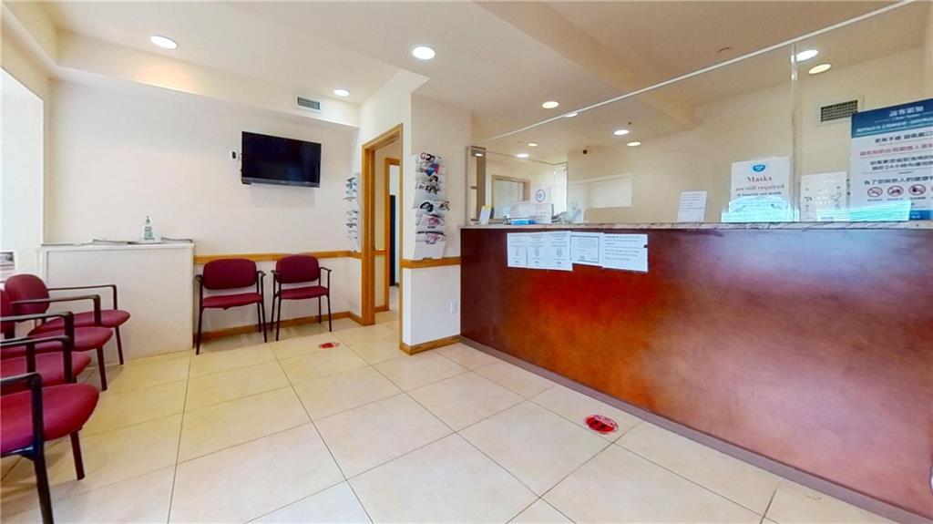 2567 E 14th Street 1